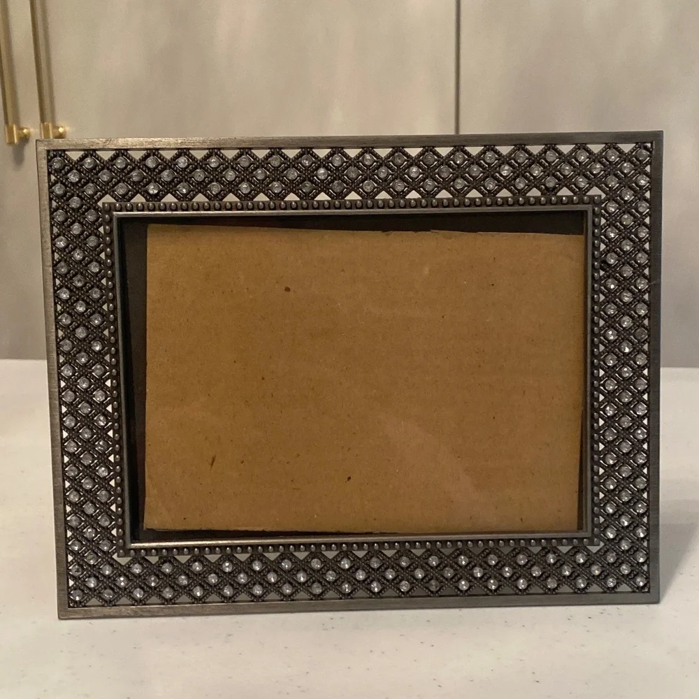 Michael’s - Gunmetal Picture Frame with Latticework & Crystal Details - Picture 5 of 9